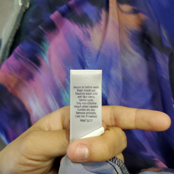 Jennifer Lopez Blouse - Picture 6 of 6